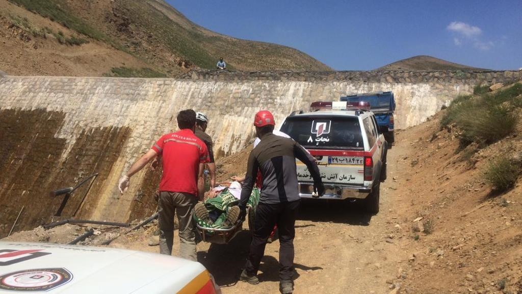 سقوط یک دستگاه خودرو به دره در روستای واریشِ تهران/ ۵ نفر مصدوم شدند